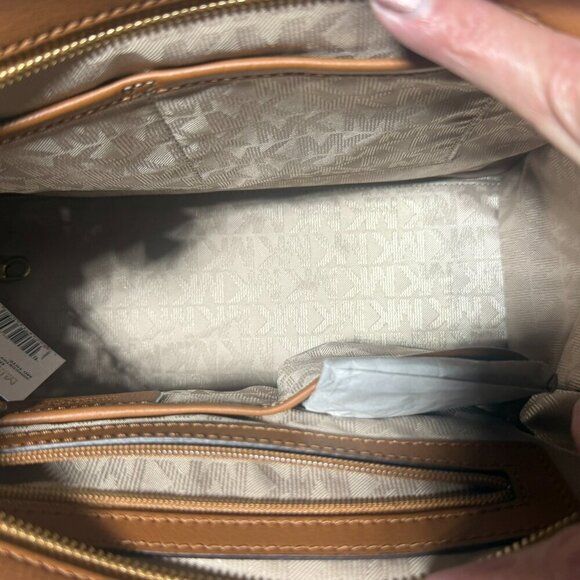 Michael Michael Kors Darien Tote - Picture 7 of 7